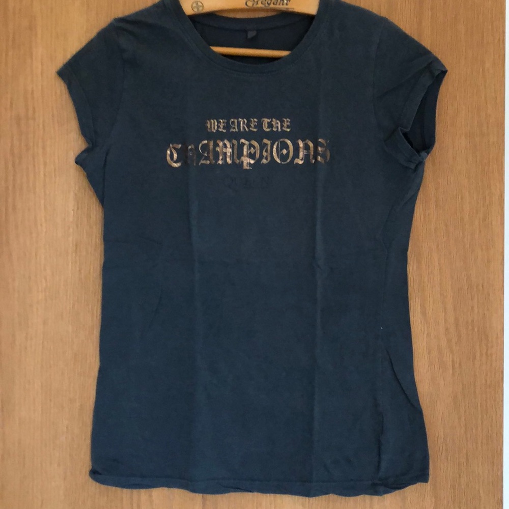 Queen cotton t-shirt